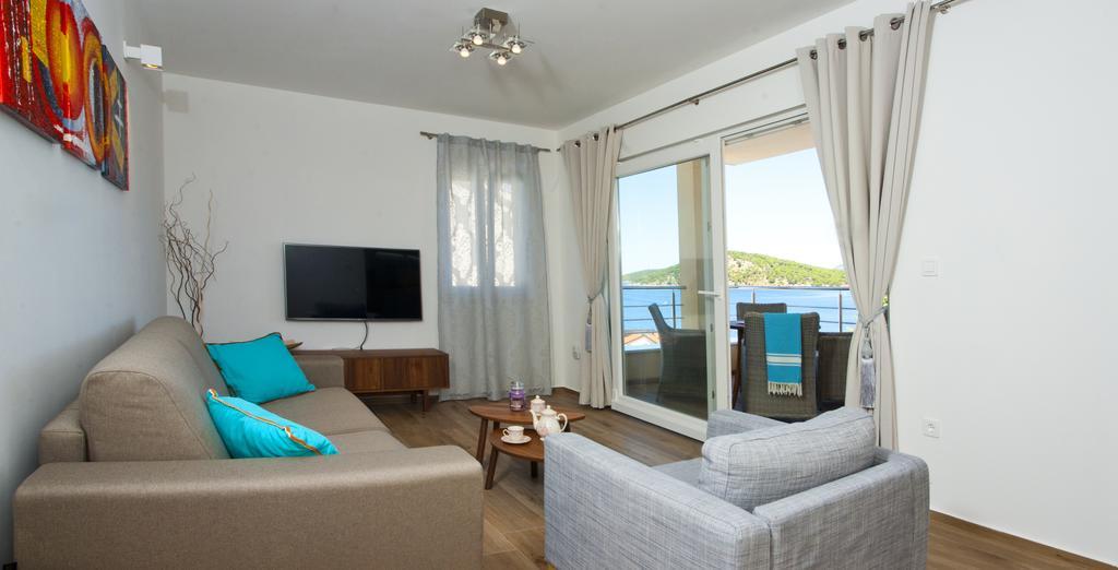 Apartments Villa Laguna With Pool Ražanj Rum bild