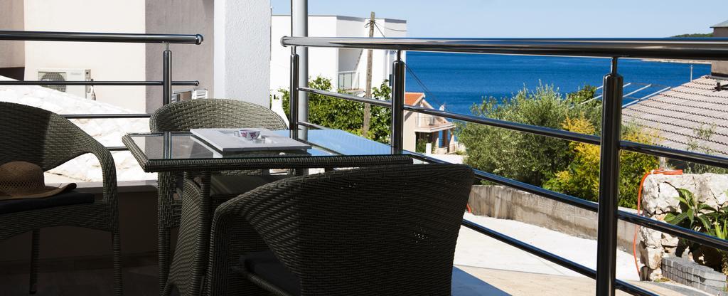Apartments Villa Laguna With Pool Ražanj Rum bild